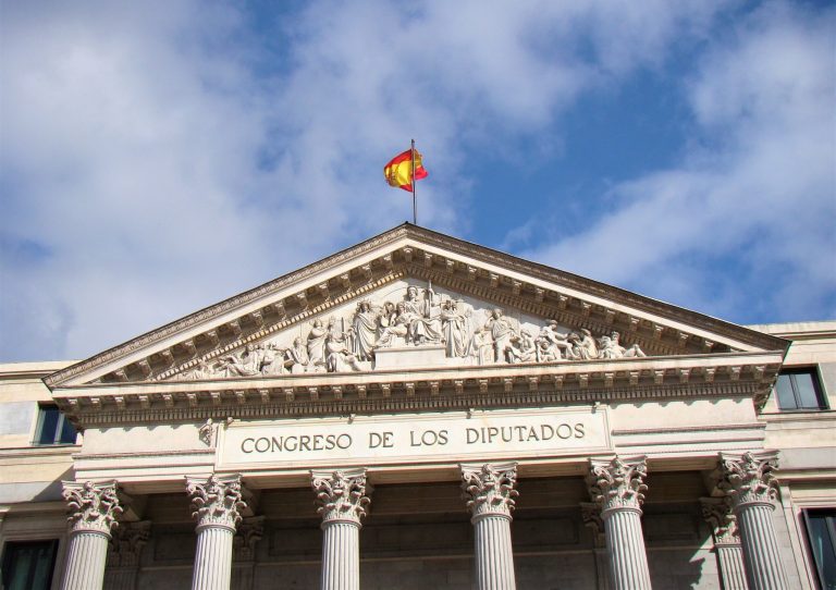 Hiszpania legalizuje zoofilię, ostrzega polski minister sprawiedliwości przed „lewicowym wirusem”