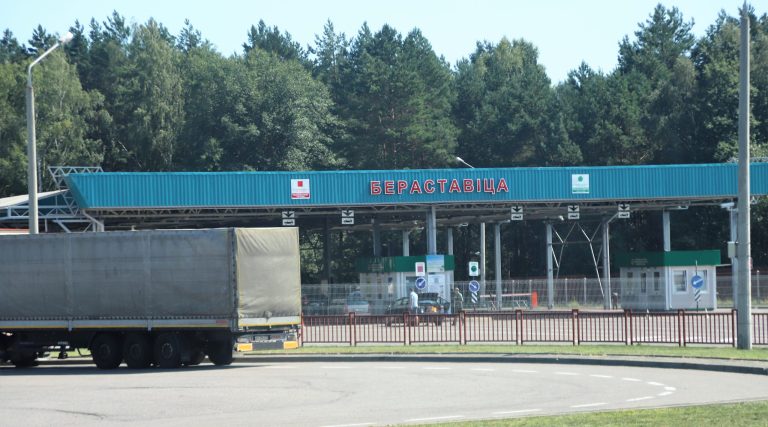 Polska zamyka główne przejście graniczne z Białorusią i przygotowuje kolejne sankcje dla reżimowych postaci