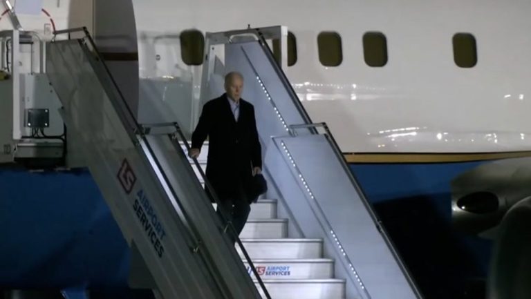 Joe Biden ląduje w Polsce po niespodziewanej podróży na Ukrainę |  Aktualności