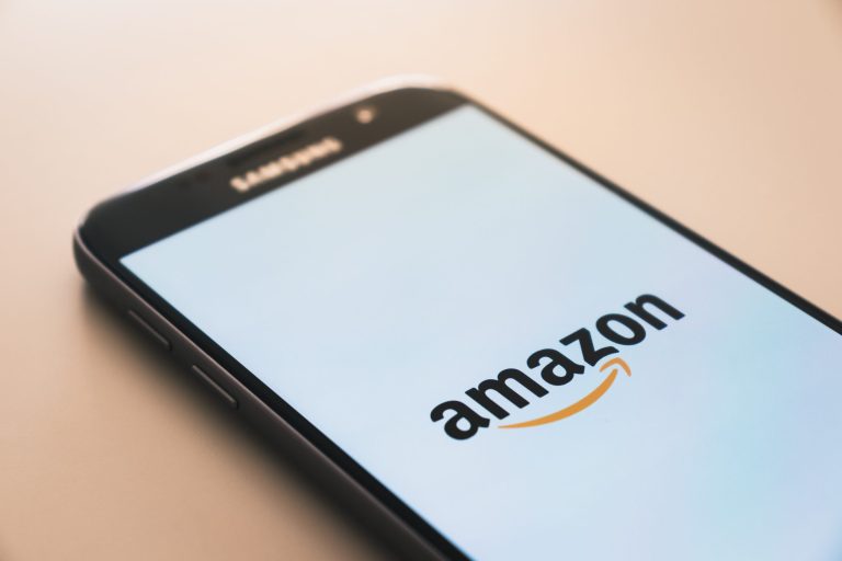 Amazon oskarżony o wprowadzanie klientów w błąd przez polski urząd konsumencki