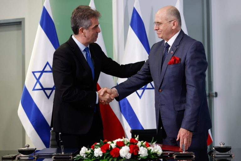 Izraelski minister spraw zagranicznych odwiedza Polskę, by „odbudować” więzi