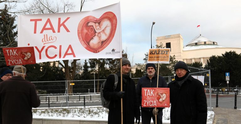 Polski parlament odrzuca ustawę zakazującą „promowania aborcji”