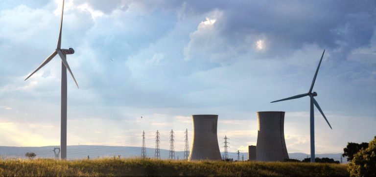 Polska zamierza do 2040 roku produkować trzy czwarte energii ze źródeł odnawialnych i jądrowych