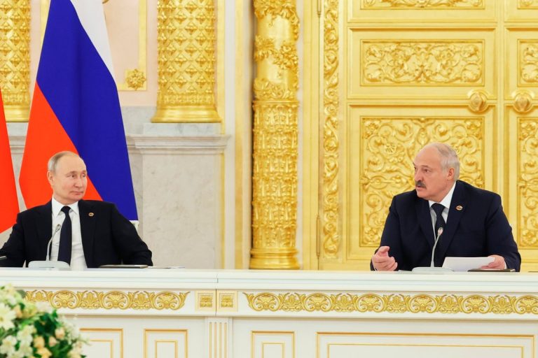 Putin i Łukaszenka prowadzą rozmowy na temat obronności, powiązań gospodarczych