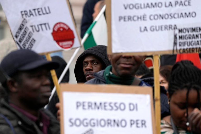 Włoscy prawodawcy debatują nad kwestionowaną rozprawą z imigracją
