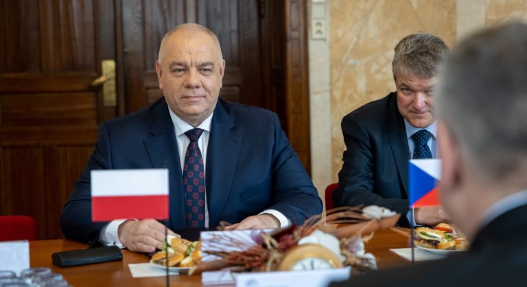 Polska wzywa Czechów do zmiany prawa podatkowego, aby ułatwić inwestycje w dywersyfikację rosyjskiej ropy