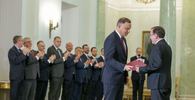 Polski Trybunał Konstytucyjny potwierdza ułaskawienie ministra rządu przez prezydenta