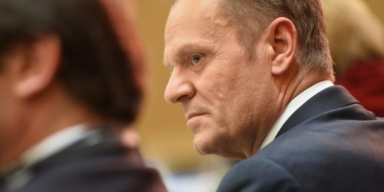 Tusk oskarża polski rząd o przyzwolenie na „niekontrolowaną” imigrację z krajów muzułmańskich