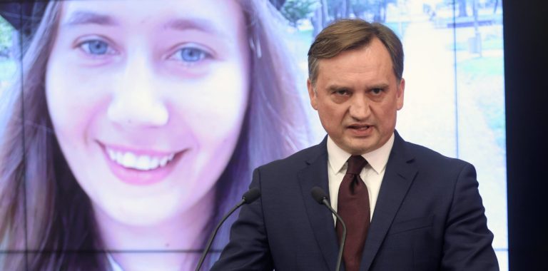 Wątpliwości pojawiają się w przypadku uwolnienia polskiego nacjonalisty przez ministra sprawiedliwości