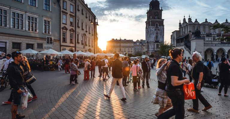 Polska wyprzedza Hiszpanię w unijnym wskaźniku zamożności gospodarstw domowych