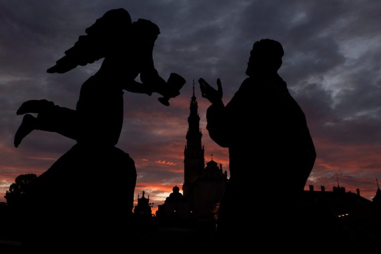 In Poland, church and state draw nearer, and some Catholic faithful rebel