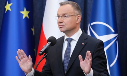 Polish president delays appointing new government | Poland