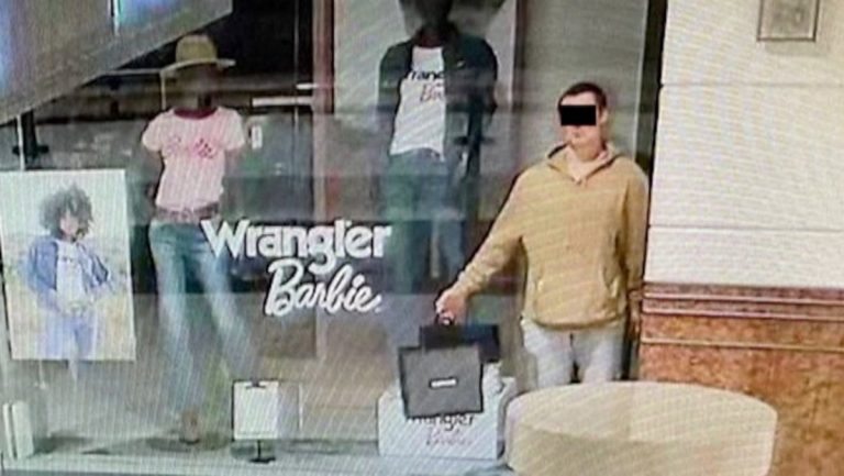 Watch: Man pretends to be mannequin to steal from shopping centre | Lifestyle