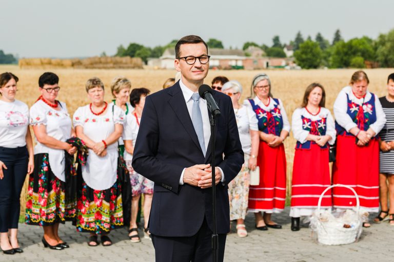 Polish government promises funds for rural housewives’ clubs in areas with turnout over 60%