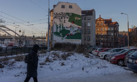 Mural depicting Gdańsk shipyard