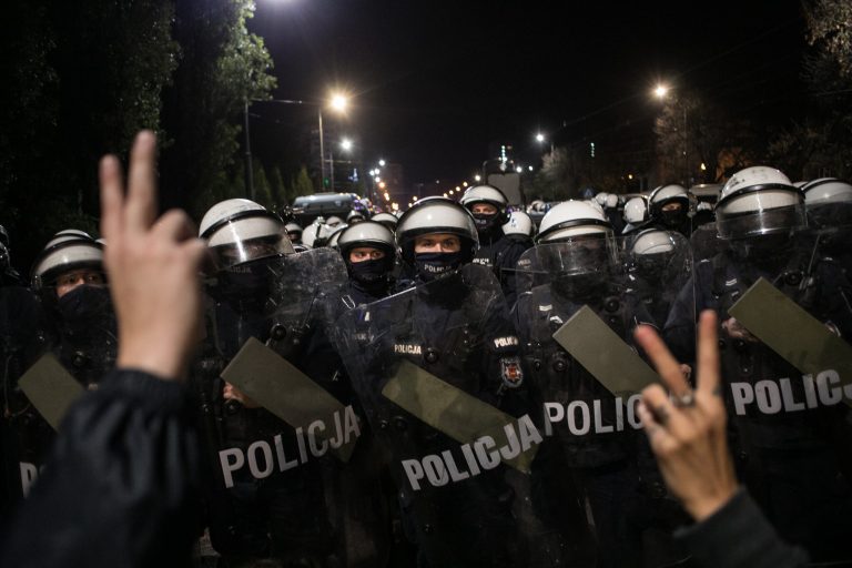 New Polish government stops police covering faces and acting as “security agency” for Kaczyński