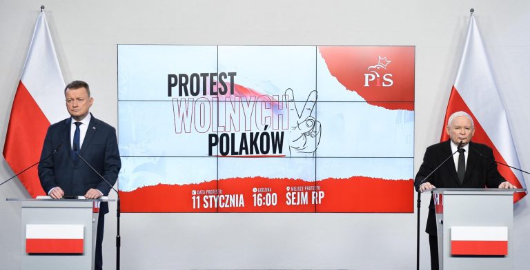 Polish opposition leader Kaczynski calls for “demonstration in defence of democracy”