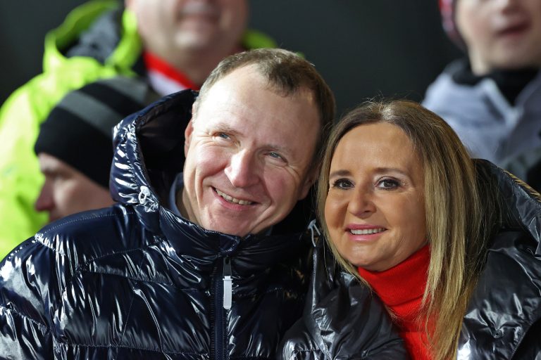 Polish state TV confirms high earnings of ex-CEO’s wife but she threatens to sue over “lies”
