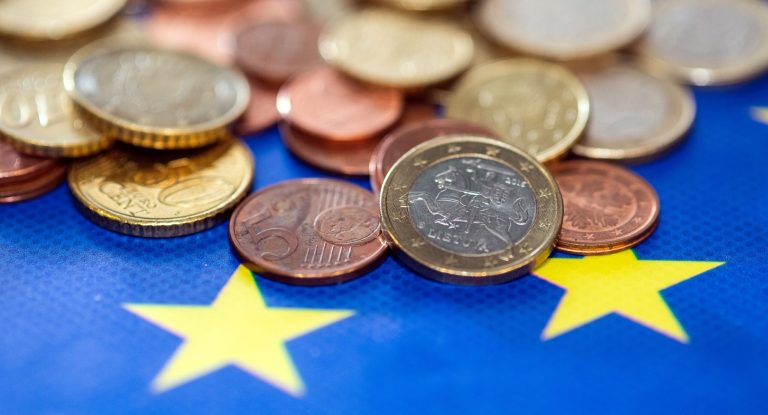 Half of Poles opposed to adopting euro
