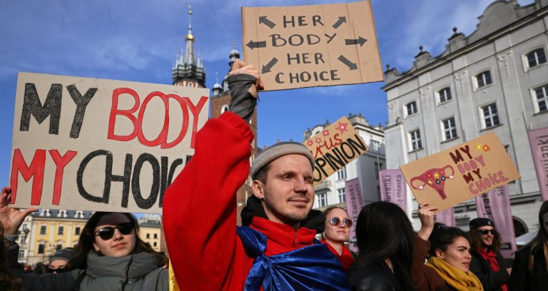 Fact-check: is the Netherlands going to send abortion pills to women in Poland?