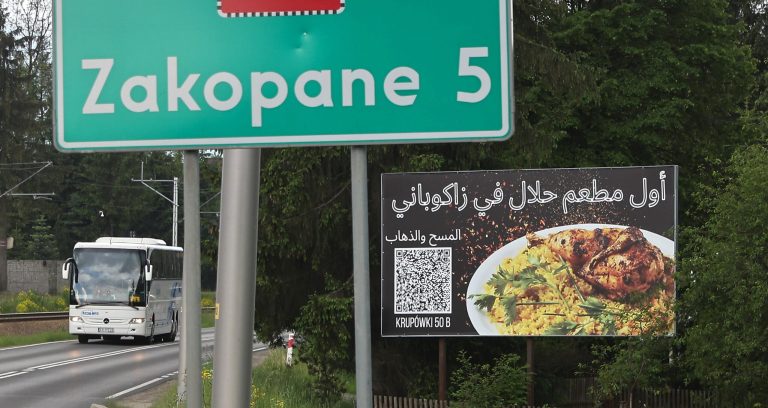 Arabic signs appear in Polish resort town amid surge in tourists from Middle East