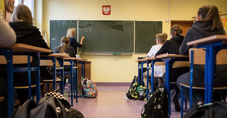 Poland introduces “slimmed-down” school curriculum cutting content by 20%