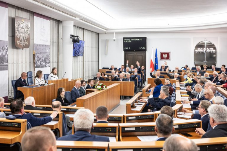 Polish Senate amends copyright bill following media protests