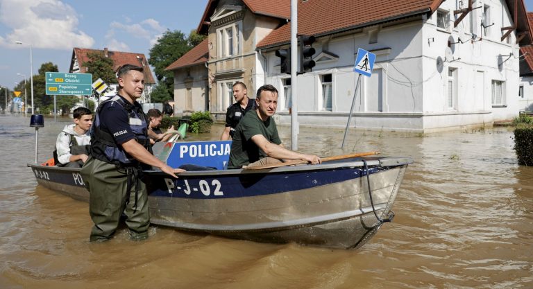 Poland fast-tracks prosecution of flood looters and detains two for spreading disinformation