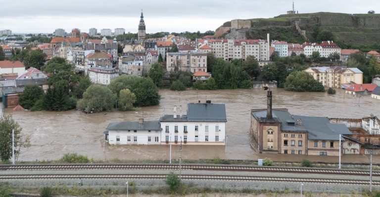 In wake of devastating floods, Poland debates how to withstand the next deluge