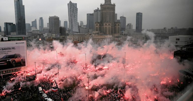 Annual right-wing Independence Day march passes through Warsaw