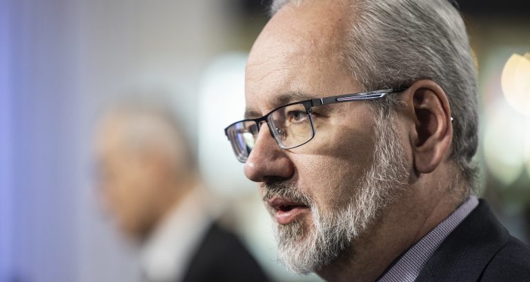 Former Polish health minister convicted for publishing private medical data of critical doctor