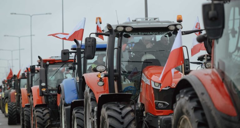 Polish farmers hold “warning protests” across Poland